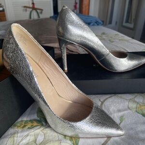 Kenneth Cole Riley 85  size 10 usa NWOT